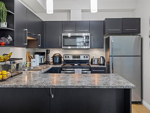 4th image of 2117 Meredith Rd #204