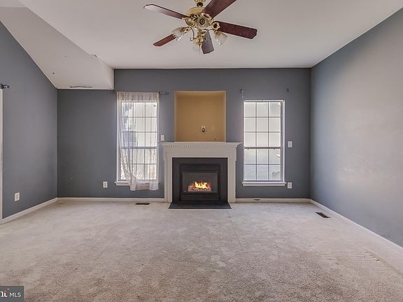 3rd image of 10133 Ellard Dr