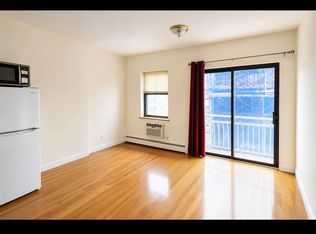 294 Broome St Room 4, New York, NY 10002