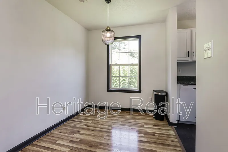 2 bed, 1.5 bath, 1024 sqft, $1,800 — Photo 4