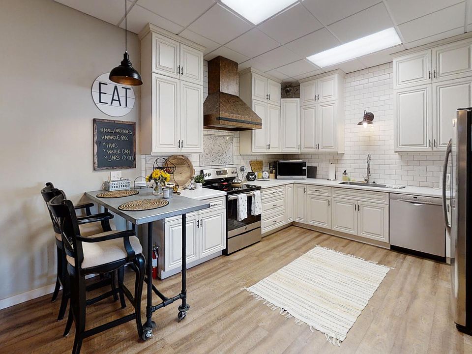 CoHo-Apt-2-Kitchen_02152022