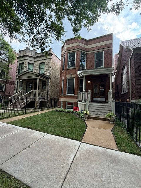 1st image of 3642 N Janssen Ave #1