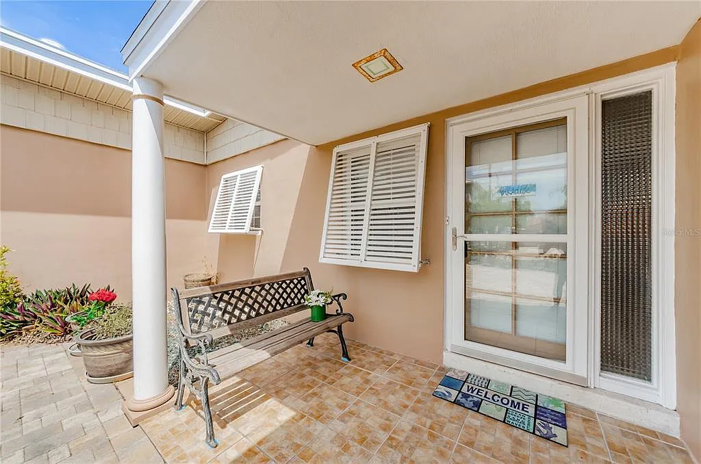 3 bed, 2.0 bath, 1618 sqft, $3,600 — Photo 4