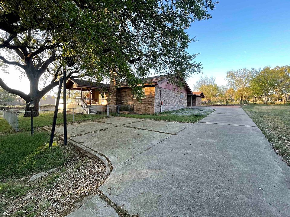 1st image of 4317 River Oaks Drive