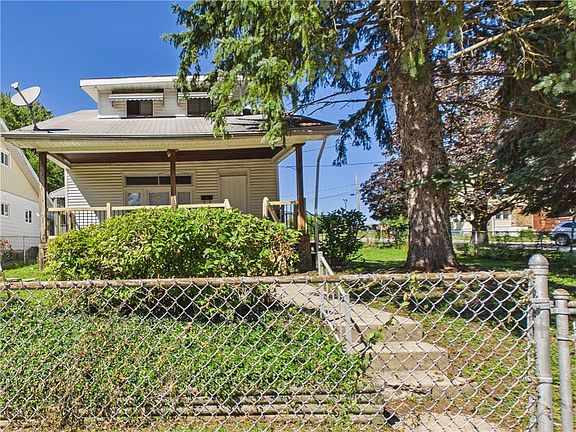 3rd image of 204 Goodrich St