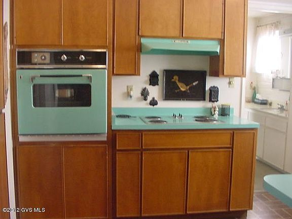 3rd image of 135 N Abrego Dr