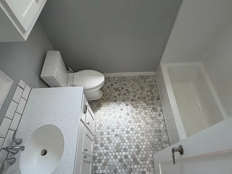 515 E Inwood Dr — Photo 17