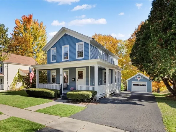 35 Hartford Ter, New Hartford, NY 13413