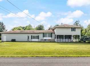 6981 Clapper Rd, Wolcott, NY 14590