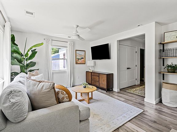 2nd image of 15 Anita Dr