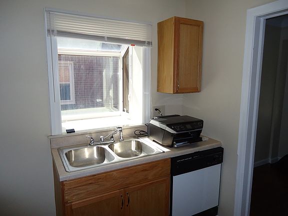 4th image of 11356 Farley Ave