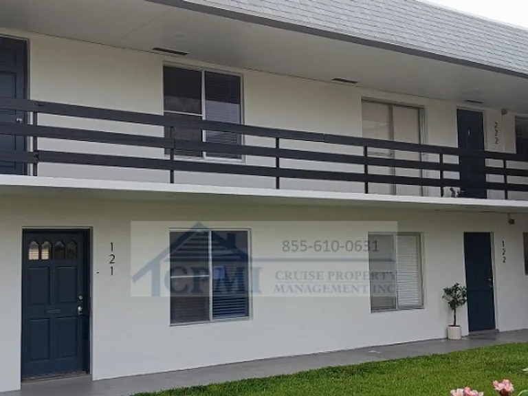 Ocean House - 360 Fiesta Ave Jupiter, FL 33469 — Photo 25