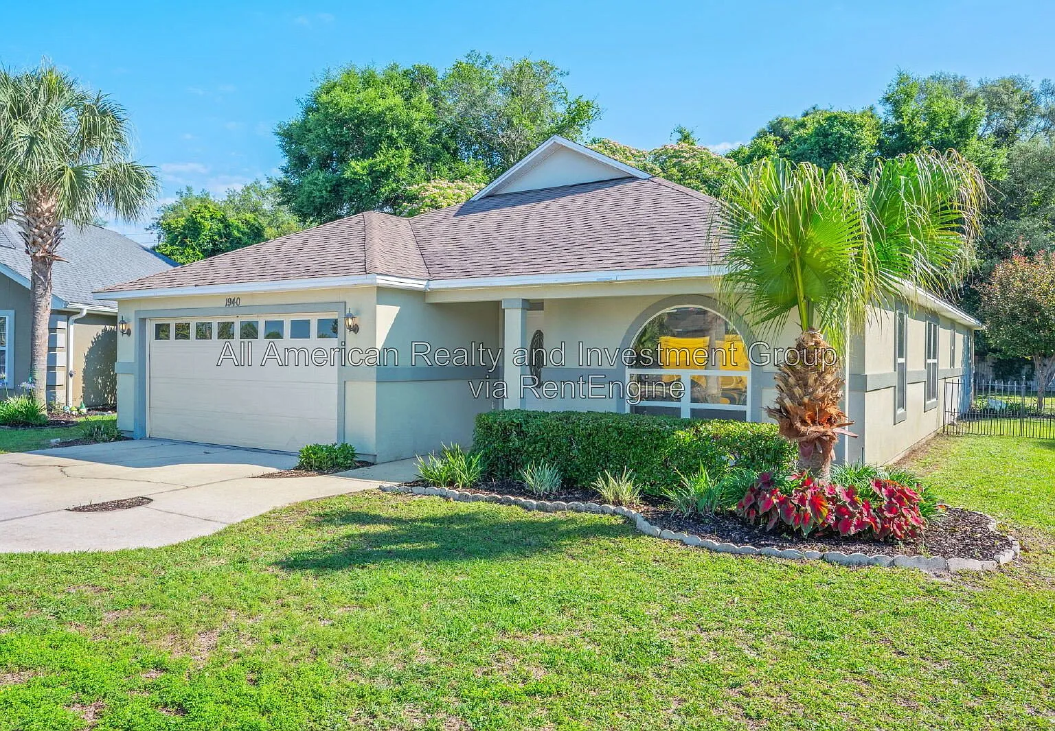 3 bed, 2.0 bath, 2069 sqft, $2,495 — Photo 2