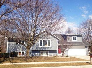 2952 Woodbine Dr, Sheboygan, WI 53081