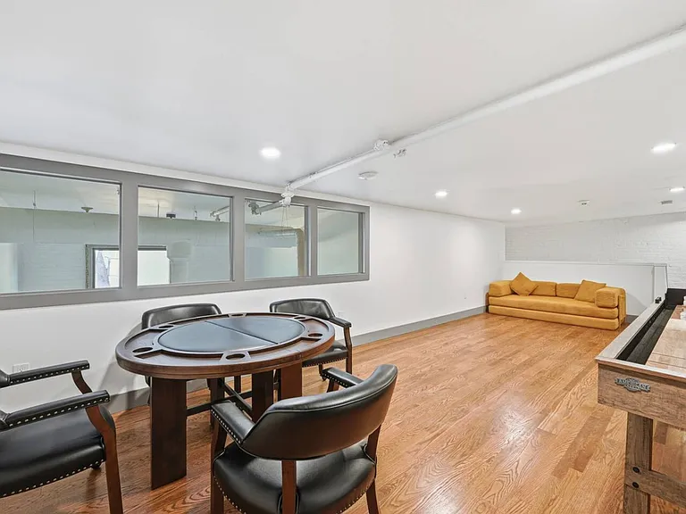 Building's Lounge