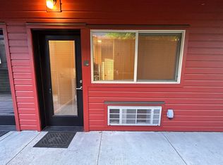 410 NE Dekum St #102, Portland, OR 97211