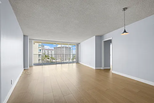 700 E Ocean Blvd Photo 1