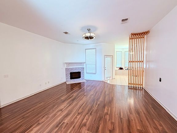 4th image of 2412 Rookhaven Ln