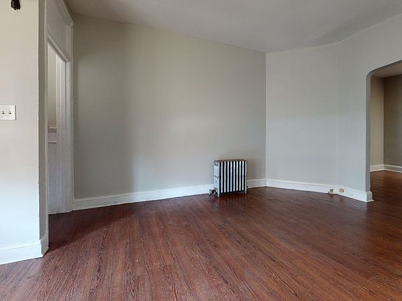 3rd image of 1709 W Bristol St