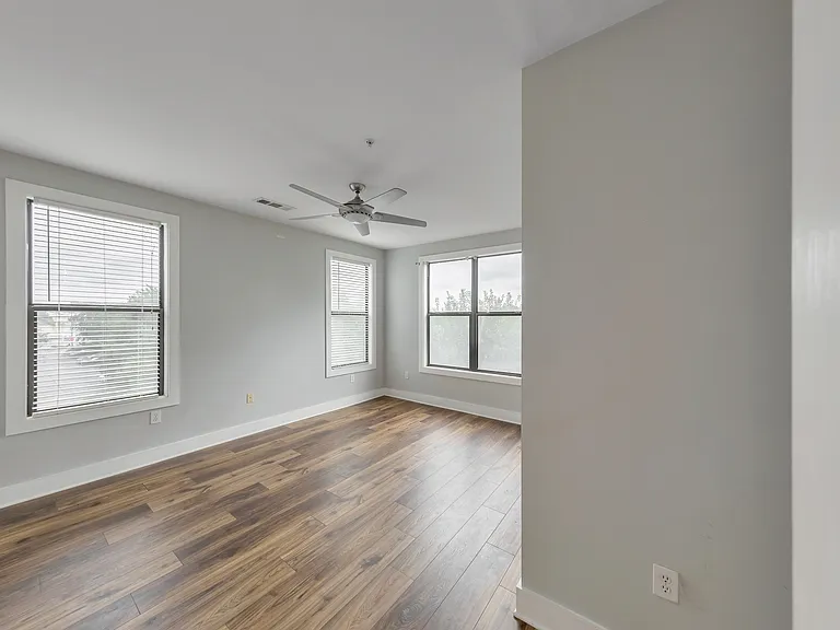 799 Hammond Dr #1-219 — Photo 2