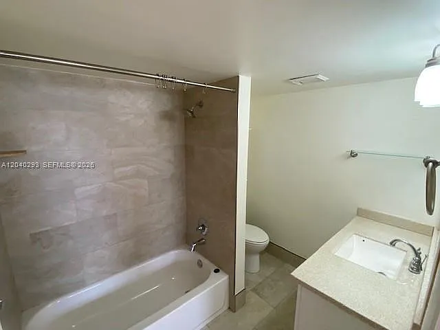 520 Orton Ave #503 — Photo 7