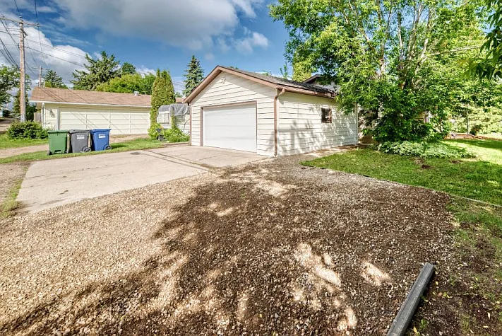 5801 41 Street Cres — Photo 4