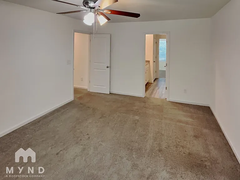 313 Cloverdale Ct — Photo 9