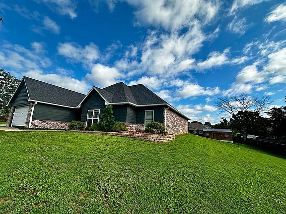 2nd image of 102 Bunker Dr