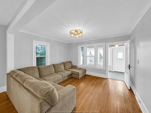 5th image of 21 Beech St