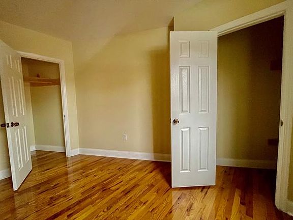 3rd image of 7 Guion St