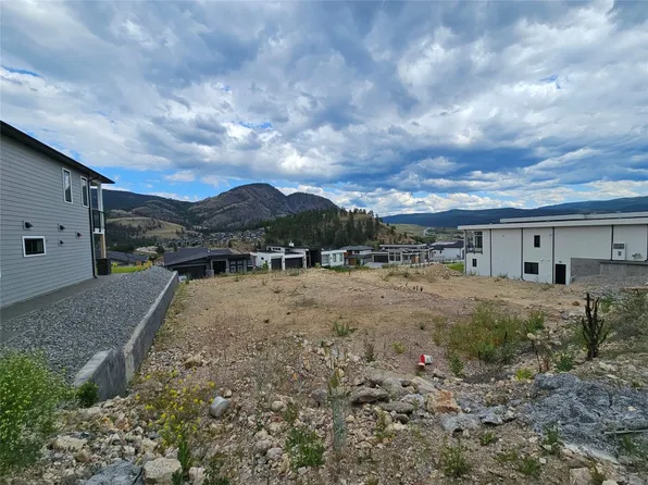 977 Melrose St, Kelowna, BC V1P 0A8