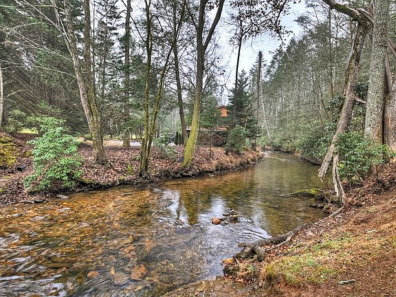 2nd image of 111 Laurel Xing