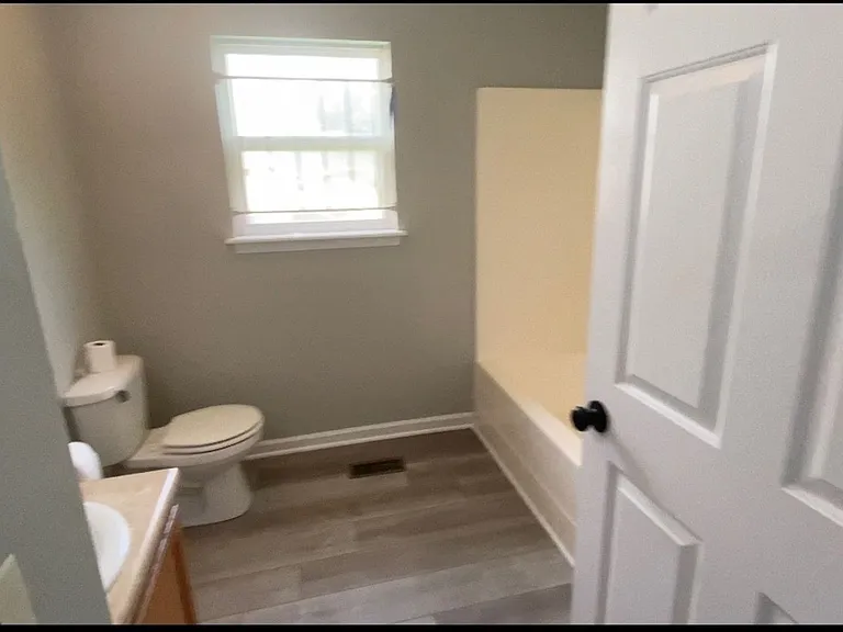 403 Elm St NW — Photo 4