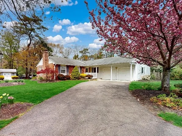 7 Pin Oak Trl, Medford, NJ 08055