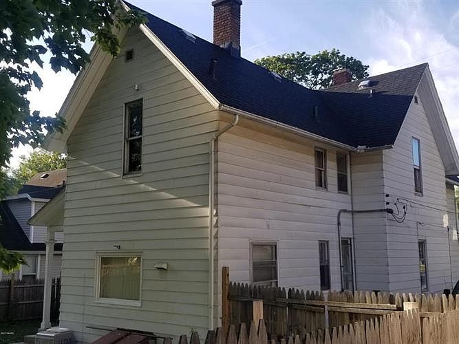 2nd image of 1055 2nd St NW