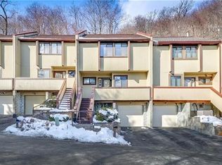 53 Rockledge Dr, Suffern, NY 10901