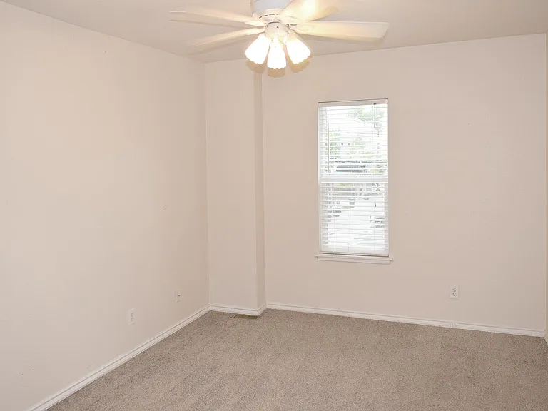 2532 N Clay St — Photo 8