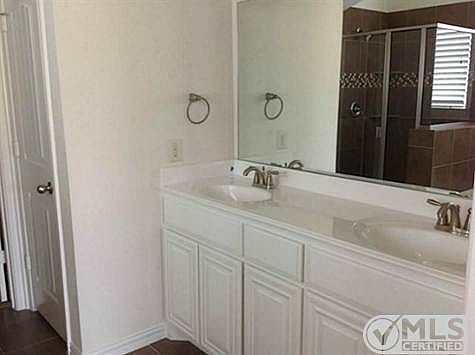 5th image of 5412 Locust Dr