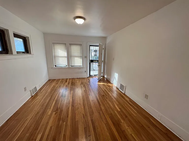 16626 Monica St — Photo 2