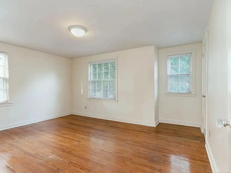 7226 Wyandotte St #7226 — Photo 8