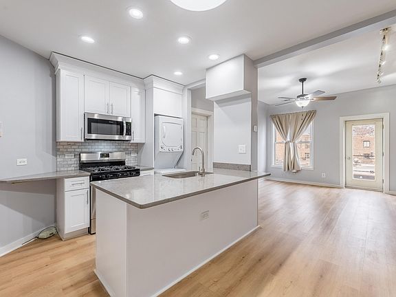 4th image of 1634 N Milwaukee Ave APT 3F