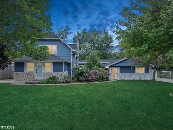 151 E Shorewood Dr, Round Lake Beach, IL 60073