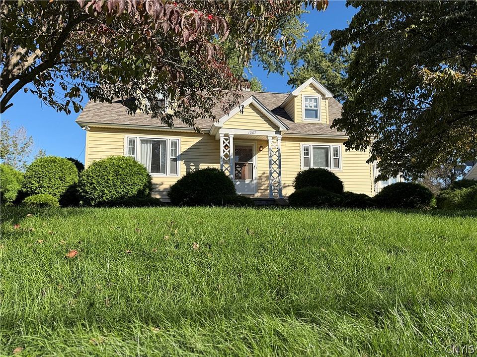 1st image of 1007 Valentine Ave