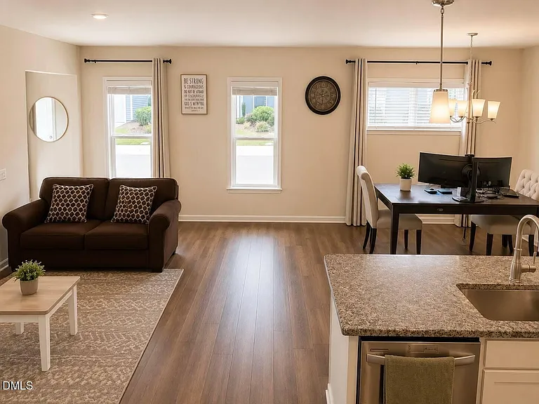 328 Villanova Dr — Photo 6