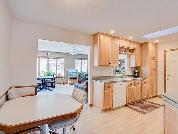 4th image of 202 Muriel Blvd