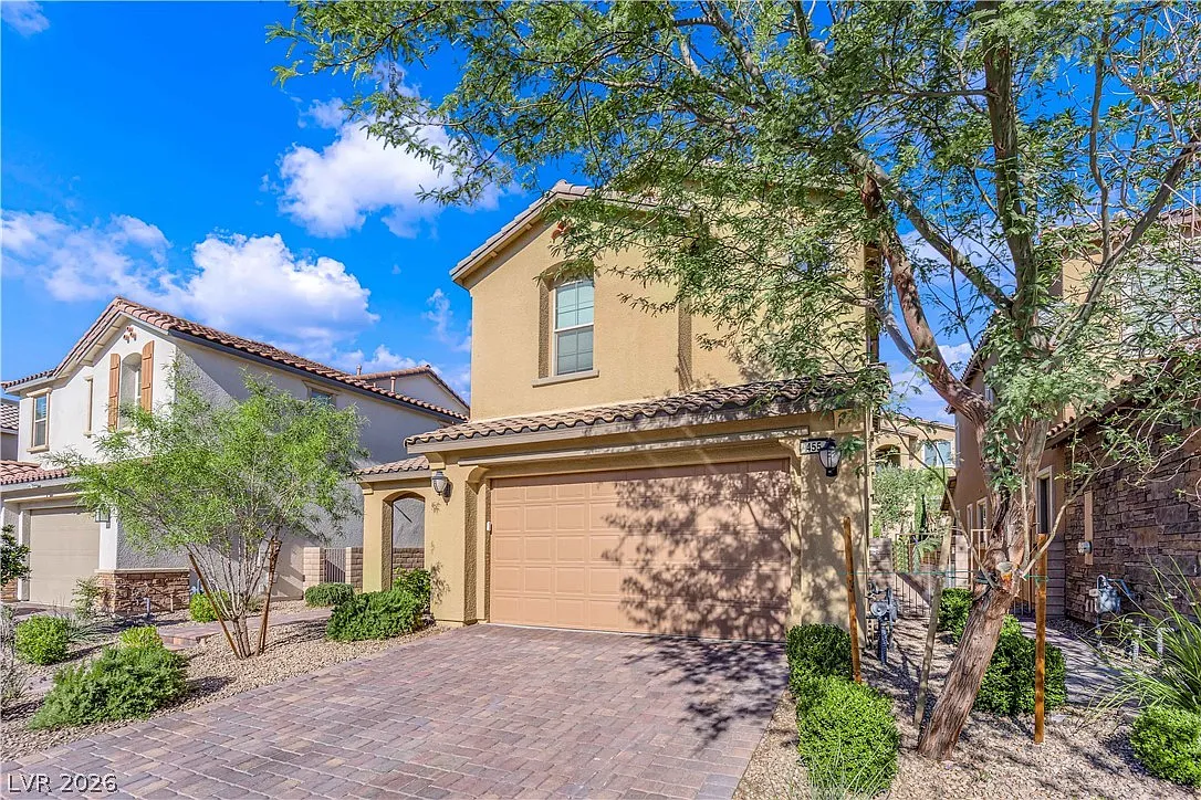 4 bed, 3.0 bath, 2378 sqft, $3,400 — Photo 1