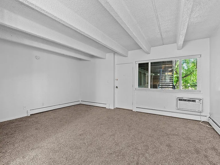 2401 S Gaylord St #204 — Photo 9