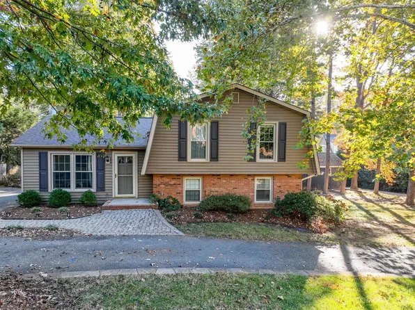 200 Gatewood Ln, Matthews, NC 28104