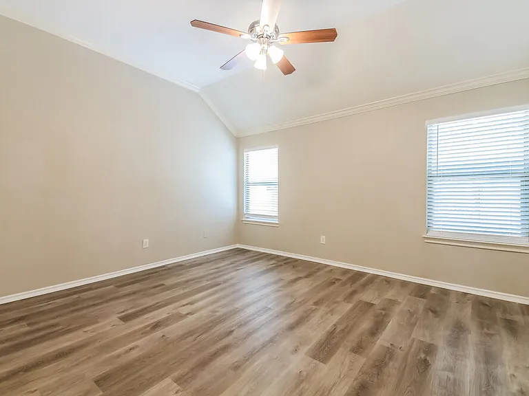 109 Magnolia St — Photo 11