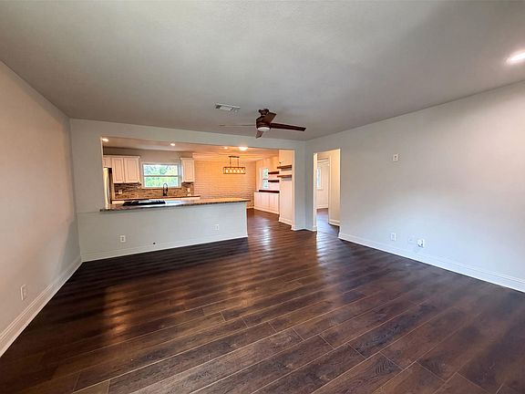 3rd image of 4623 Cherry St
